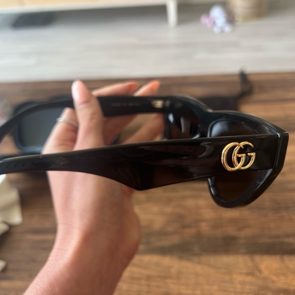 New Condition Gucci Sunglasses - Picture 8 of 16